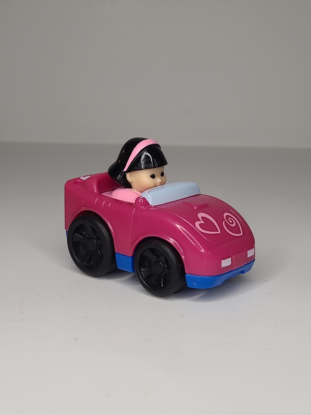 Fisher Price Little People Wheelies Sonya Lee Pink Hearts Purple Car